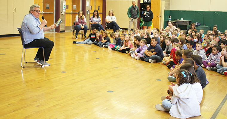 Individual reading to kindergarten students