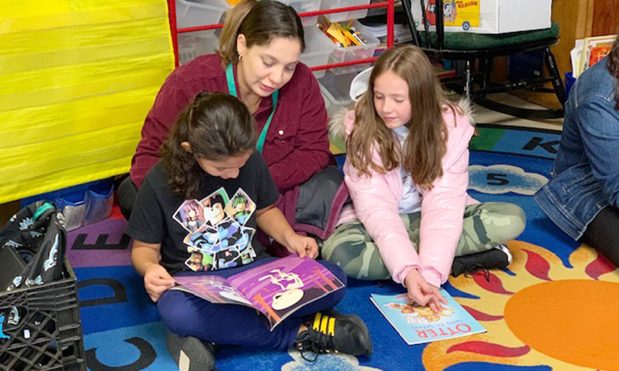 Parents reads to students