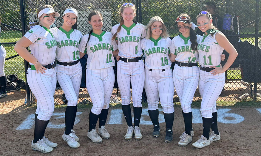 Group photo of softball seniors