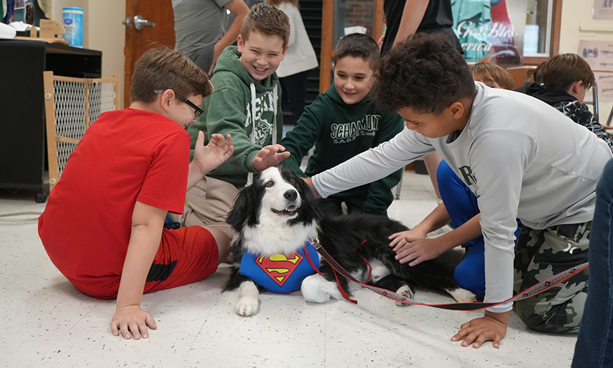 Students pet therapy dog