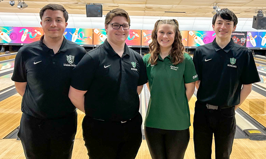 Group photo of senior bowlers