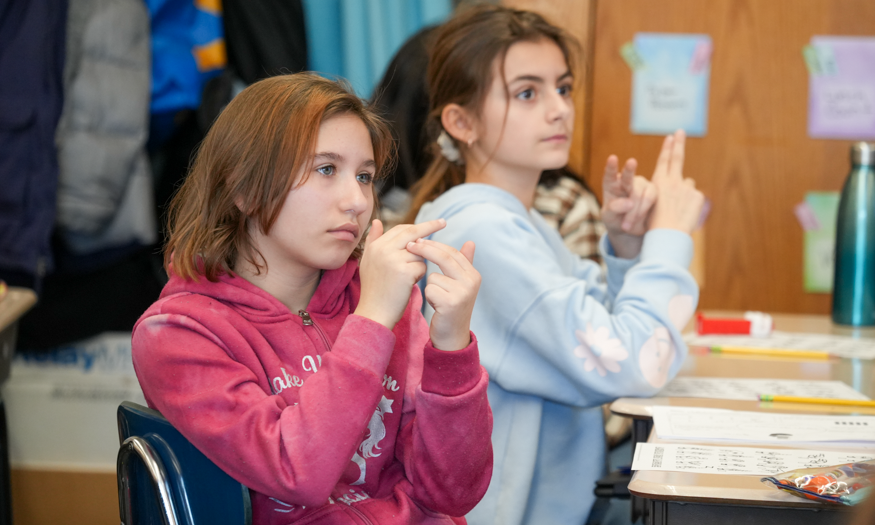 Students learn sign language