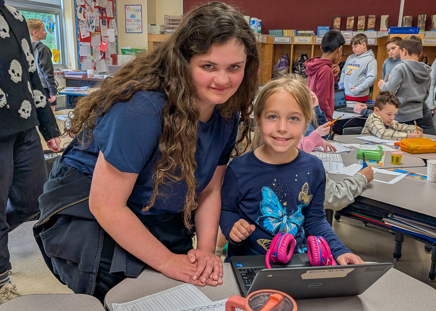 Students work together