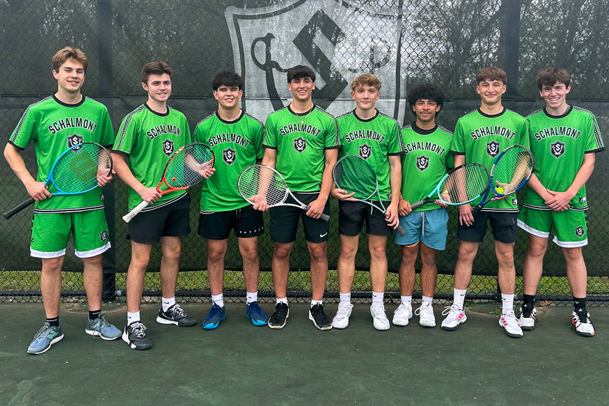 Group photo of tennis seniors