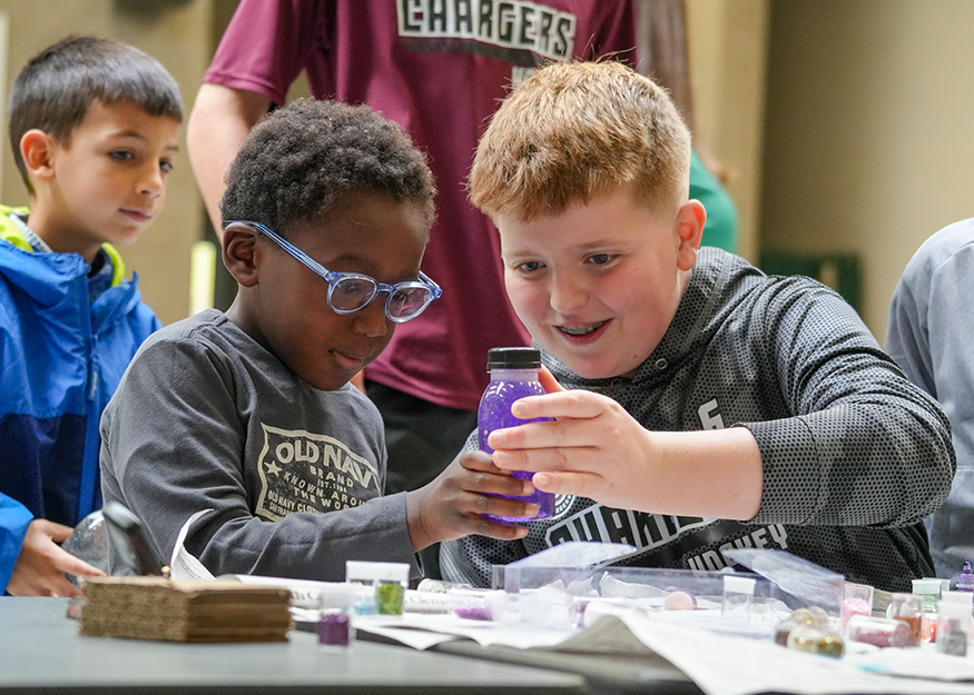 Students work together