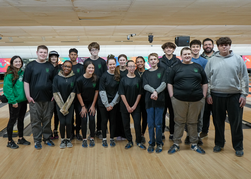 Group photo of bowling team